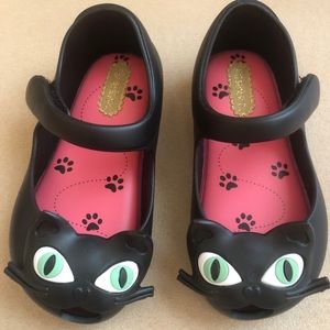 Never worn Mini Melissa black cat Velcro shoe 7T